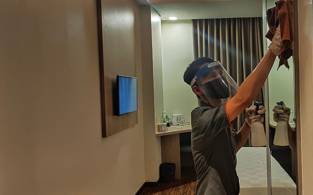 Hotel 88 Itc Fatmawati Jakarta By Wh Екстериор снимка