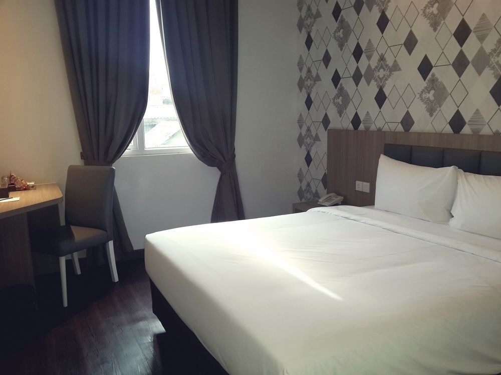 Hotel 88 Itc Fatmawati Jakarta By Wh Екстериор снимка