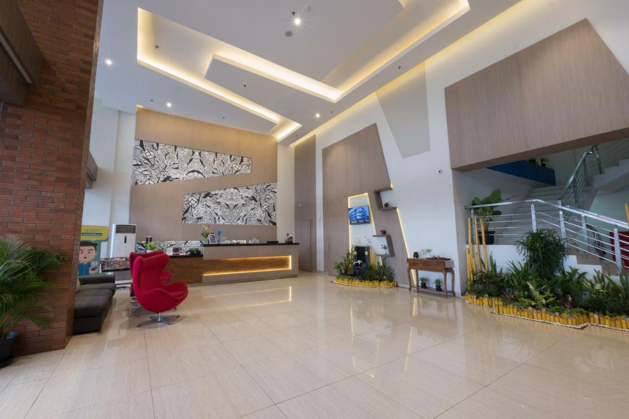 Hotel 88 Itc Fatmawati Jakarta By Wh Екстериор снимка