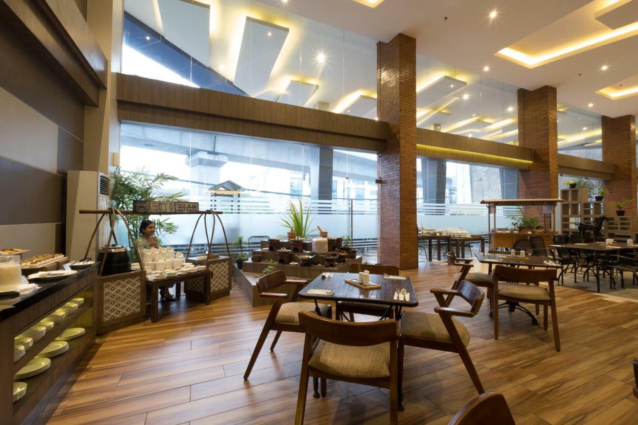 Hotel 88 Itc Fatmawati Jakarta By Wh Екстериор снимка